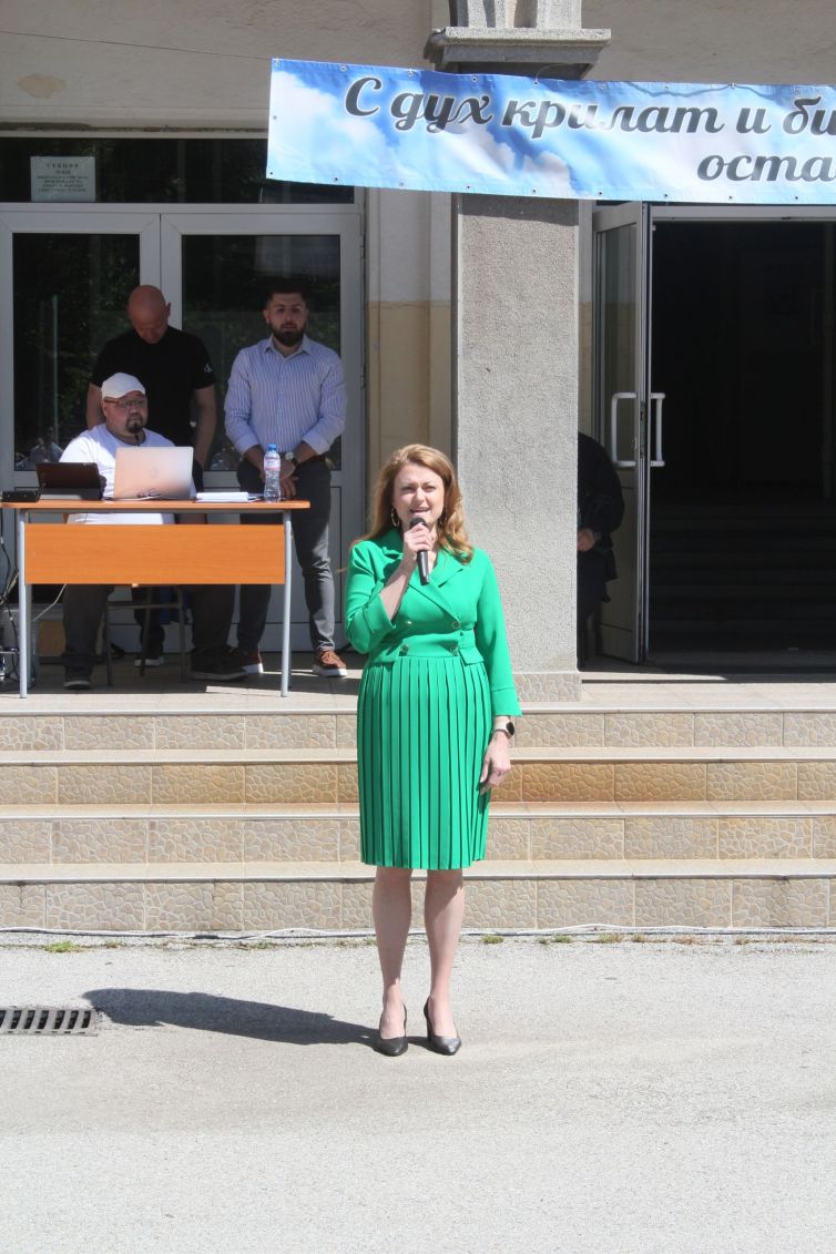 Йовелина Бойчева - поздрав към випуск 2025 от името на учителите