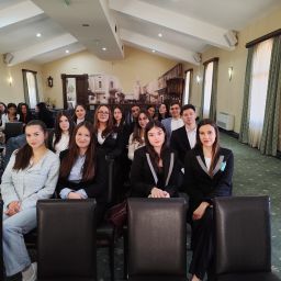 Отличия и нови международни възможности за младшите посланици на ЕП