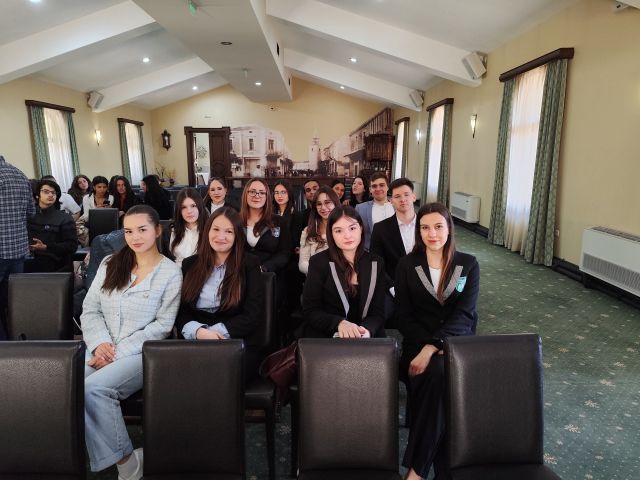 Отличия и нови международни възможности за младшите посланици на ЕП